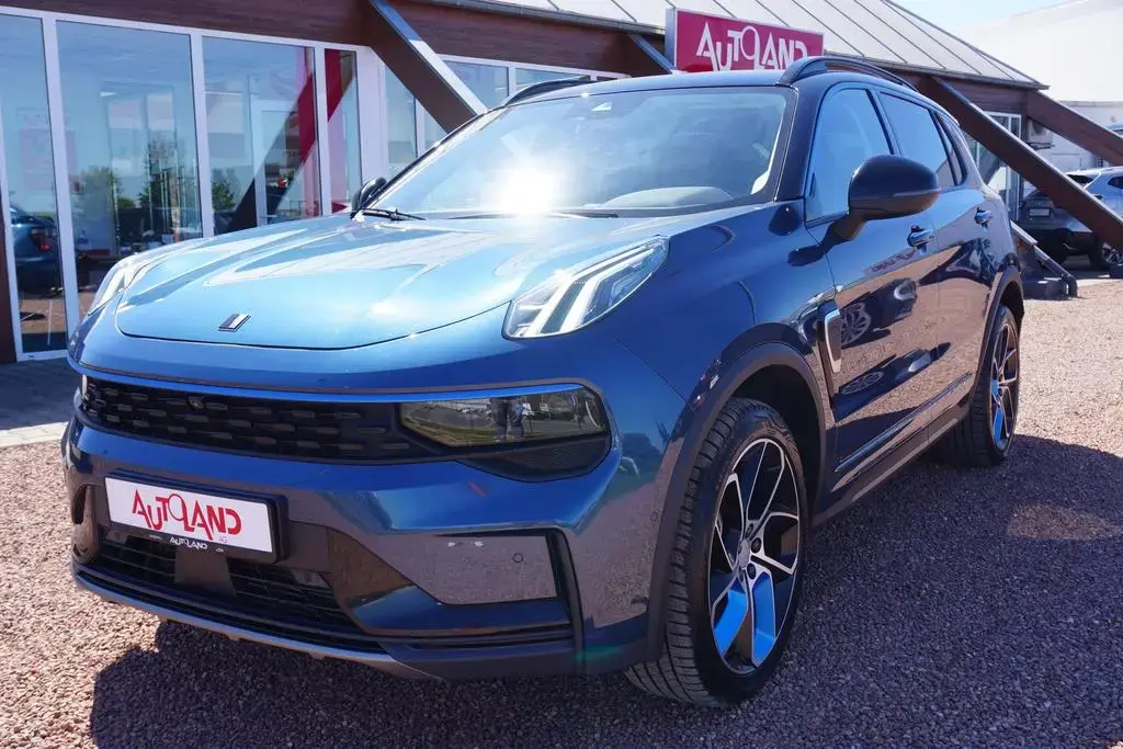 Main__Slider__Photo:Lynk&Co 01 1.5 TD PHEV Aut. LED ACC 360° Pano 12/2022-1
