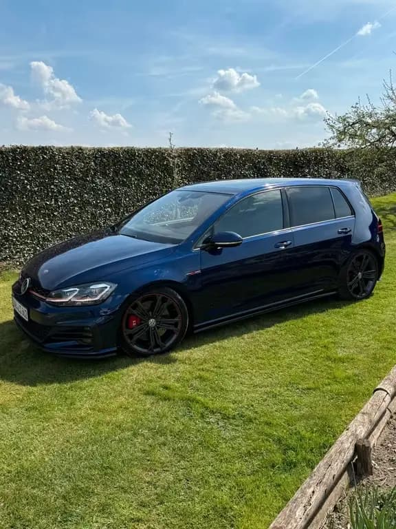 Main__Slider__Photo:Volkswagen Golf 2.0 TSI OPF DSG GTI Performance GTI Per... 04/2018-0