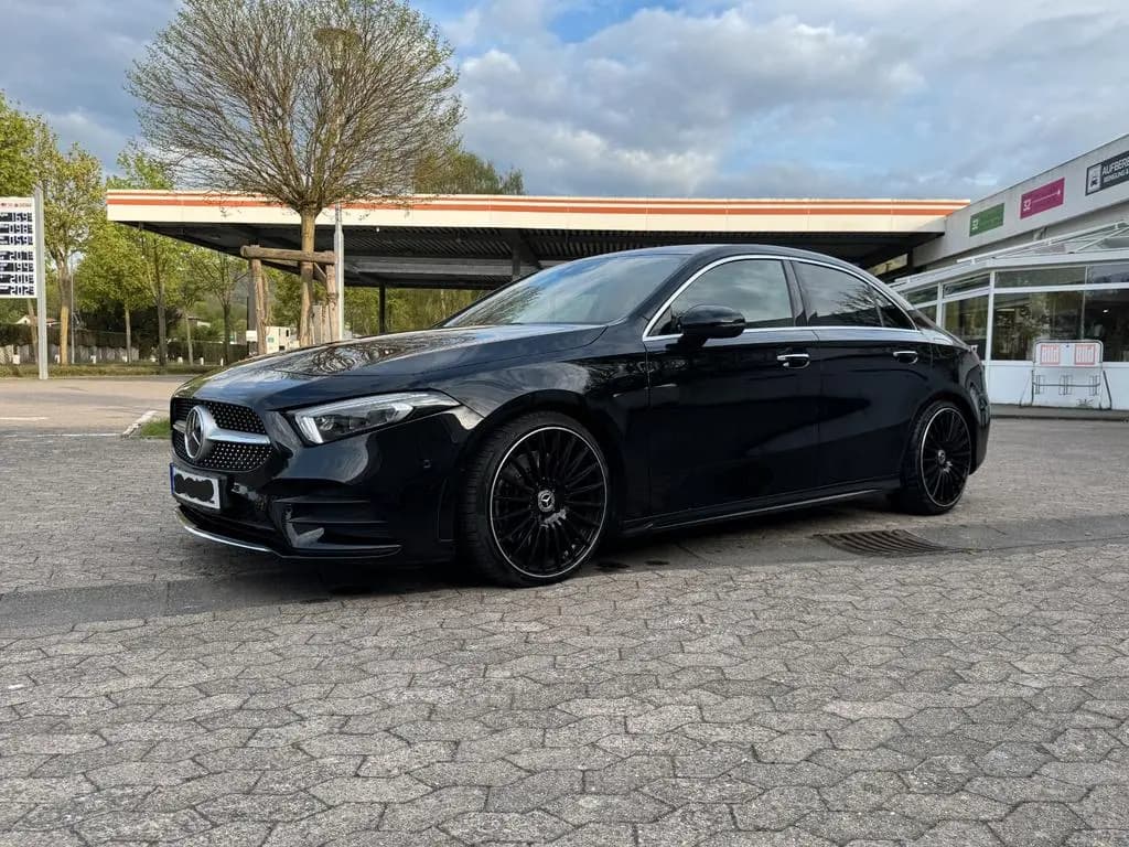 Main__Slider__Photo:Mercedes-Benz A-Class 250 Limousine-AMG-Line-Burmester Scheckheft-- 07/2019-0