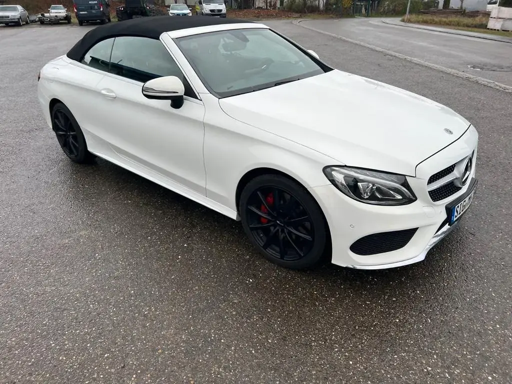 Main__Slider__Photo:Mercedes-Benz C-Class 300 Autom. - 06/2018-1