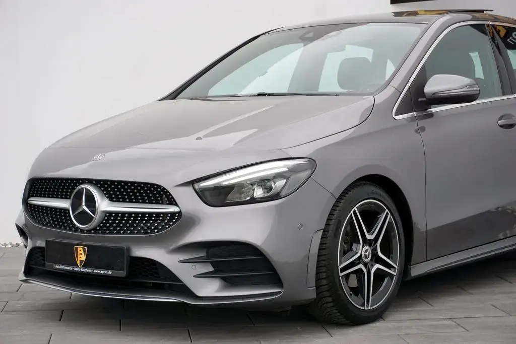 Main__Slider__Photo:Mercedes-Benz B-Class 200 *7G|3xAMG-Line|PANO|Distronic|MBUX|Kamera 02/2019-1