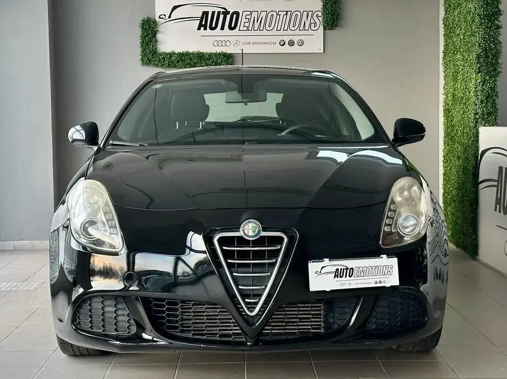 Main__Slider__Photo:Alfa Romeo Giulietta 1.6 - 105 CV 04/2013-1