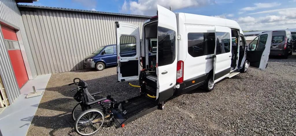 Main__Slider__Photo:Ford Transit 350 Kasten L4H3*Reisebus*9Sitze*el.Lift 09/2020-0