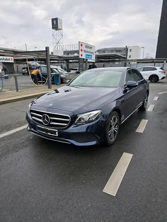 Main__Slider__Photo:Mercedes-Benz E-Class 300 Avantgarde 08/2019-0