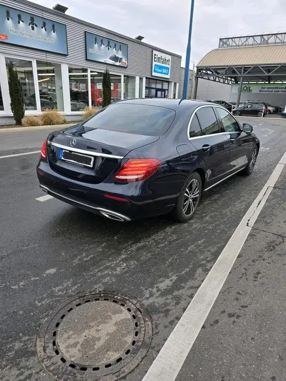 Main__Slider__Photo:Mercedes-Benz E-Class 300 Avantgarde 08/2019-1
