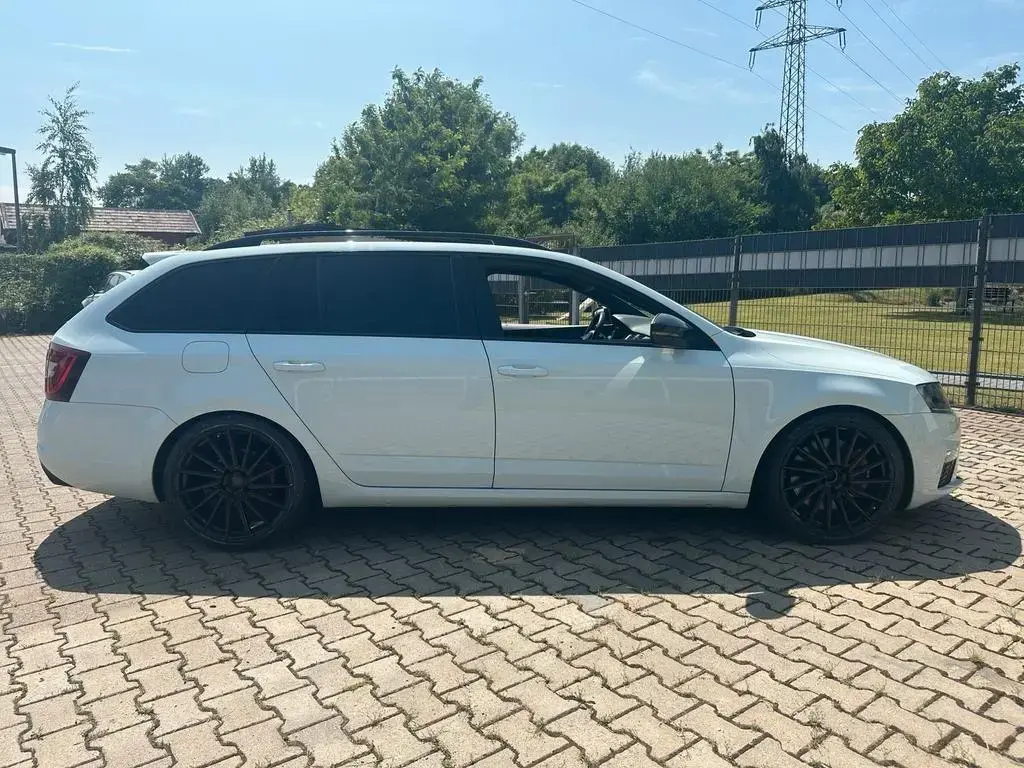 Main__Slider__Photo:Skoda Octavia RS 2.0T 07/2015-1
