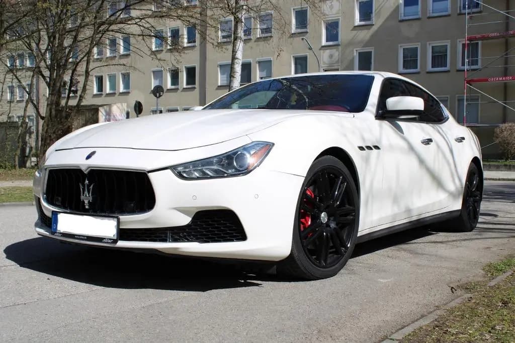 Main__Slider__Photo:Maserati Ghibli 3.0 V6 S Q4 Automatik S SHZ Kamera PDC 06/2015-0