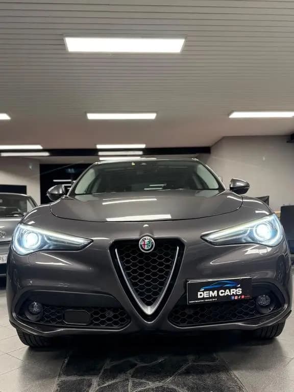 Main__Slider__Photo:Alfa Romeo Stelvio 2.2 Turbodiesel 180 CV AT8 Q4 01/2018-0