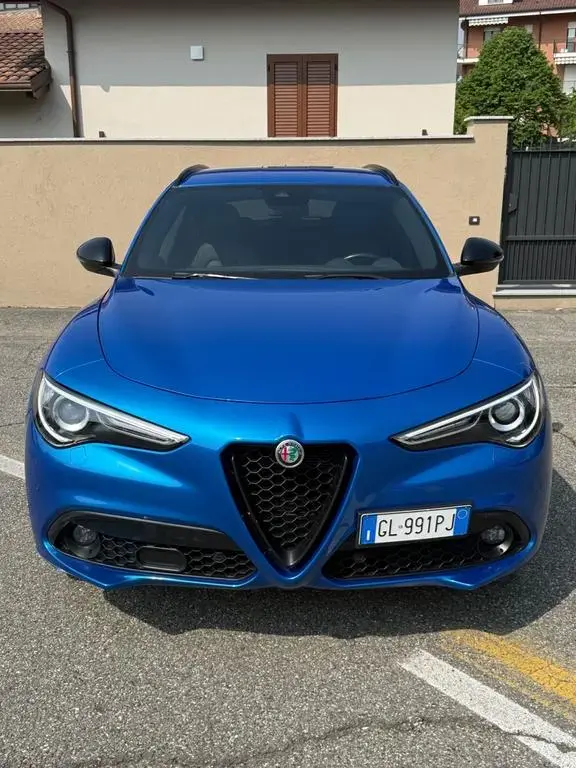 Main__Slider__Photo:Alfa Romeo Stelvio 2.2 Turbodiesel 210 CV AT8 Q4 09/2022-1