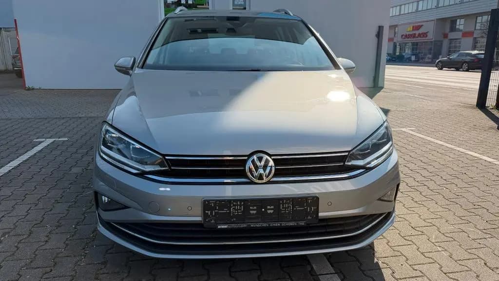 Main__Slider__Photo:Volkswagen Golf Sportsvan VII Highline 01/2018-0