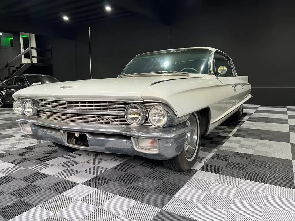 Main__Slider__Photo:Cadillac Deville Fleetwood Sedan 6.4 Oldtimer H-Zulassung 07/1962-0