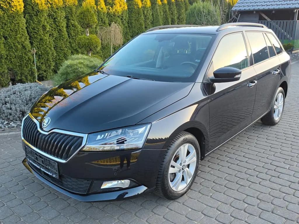 Main__Slider__Photo:Skoda Fabia Combi Soleil 07/2019-0