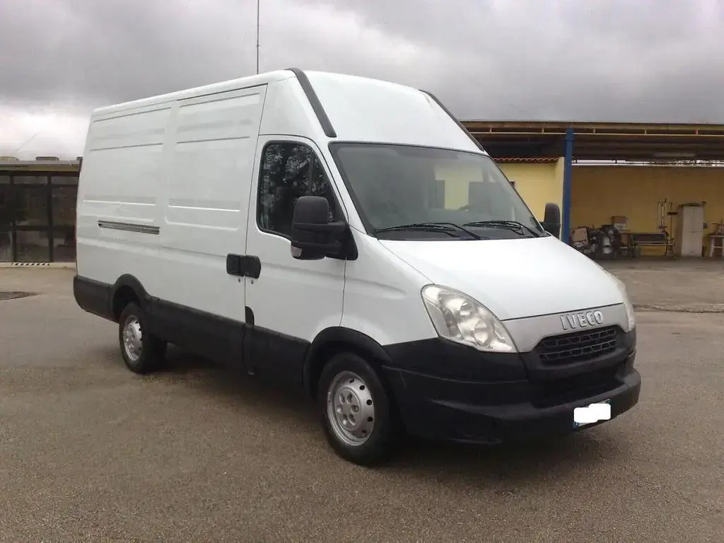 Main__Slider__Photo:Iveco Daily 35s21 3000cc FURGONE DI SERIE - 2014 09/2014-1