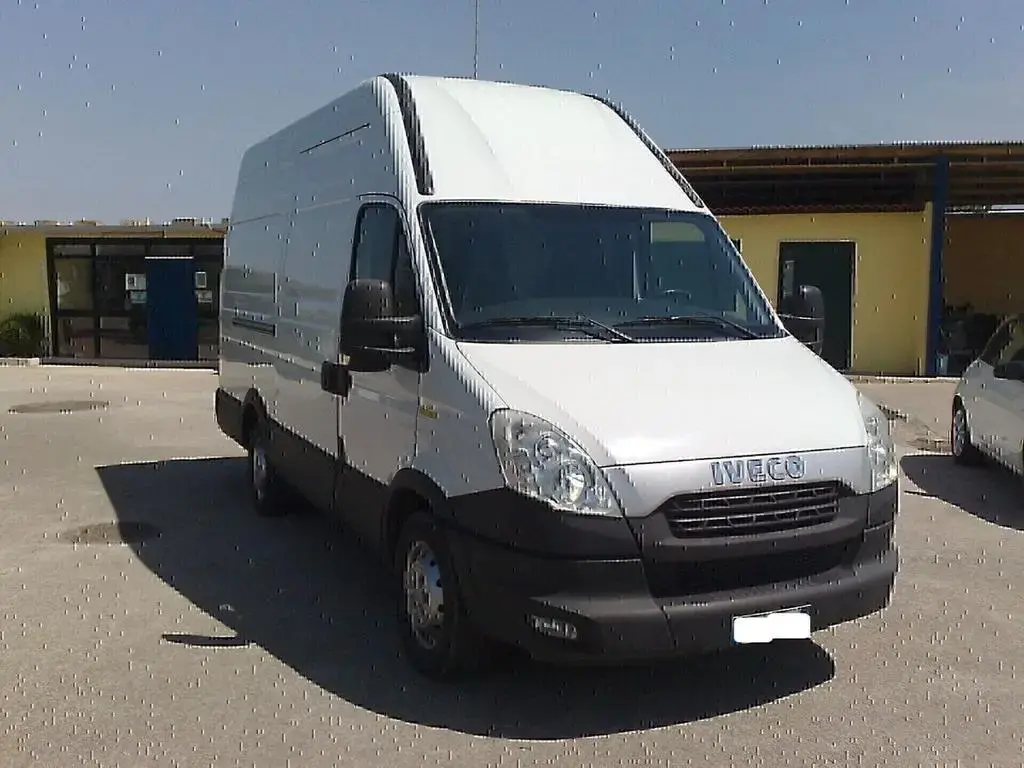 Main__Slider__Photo:Iveco Daily 35s15 FURGONE DI SERIE - 2014 09/2014-1