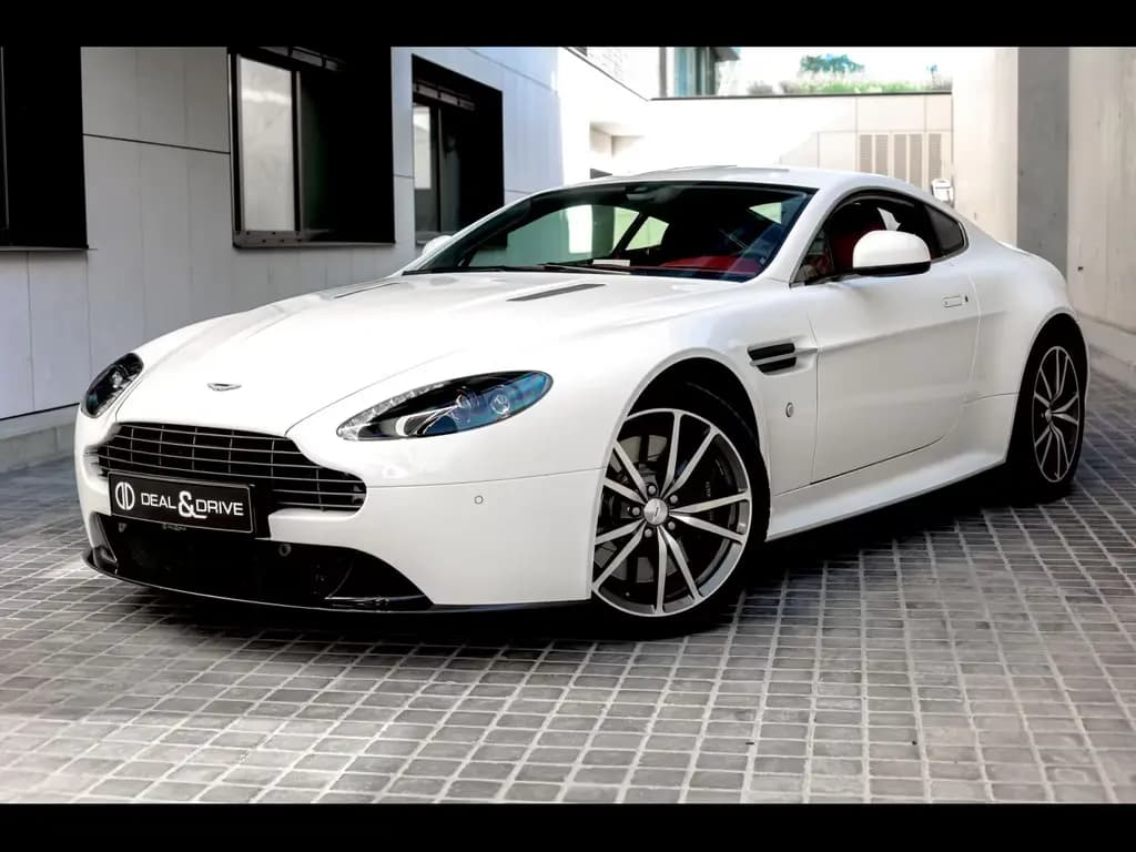 Main__Slider__Photo:Aston Martin V8 Vantage S COUPE SPORTSHIFT II°STRATUS WHITE 03/2017-0