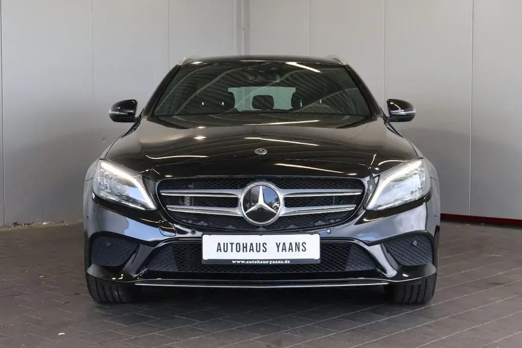 Main__Slider__Photo:Mercedes-Benz C-Class 300d 4M Avantgarde DISTR.+MULTIBEAM+KEY+AHK 09/2019-1