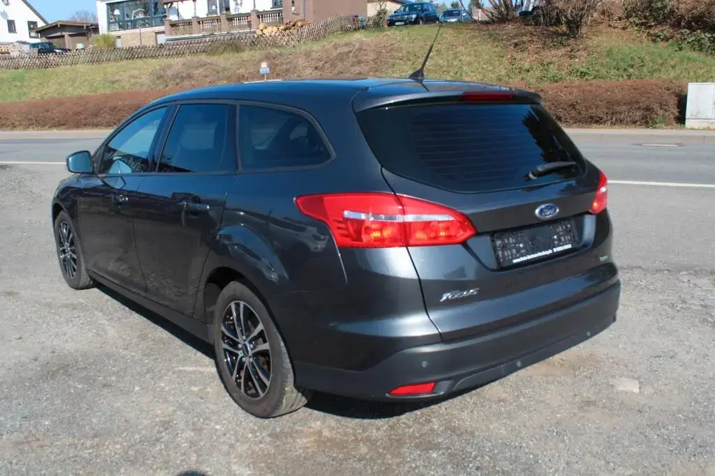 Main__Slider__Photo:Ford Focus Turnier Trend 10/2016-1
