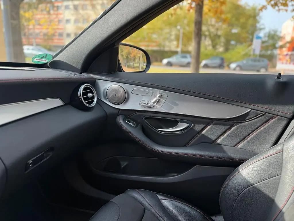 Main__Slider__Photo:Mercedes-Benz C-Class C43 07/2017-0