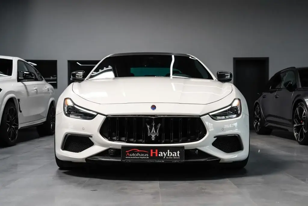 Main__Slider__Photo:Maserati Ghibli 3.8 V8 Trofeo CarbonPack-360°-21" 07/2021-1