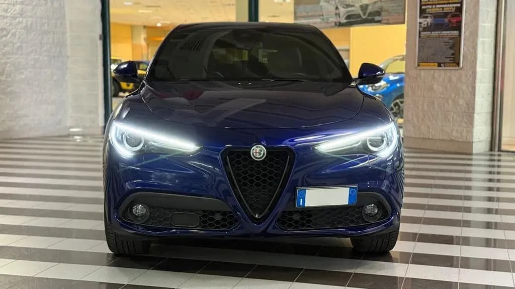 Main__Slider__Photo:Alfa Romeo Stelvio 2.2 TD 190 CV Q4 Sprint 06/20 06/2022-0