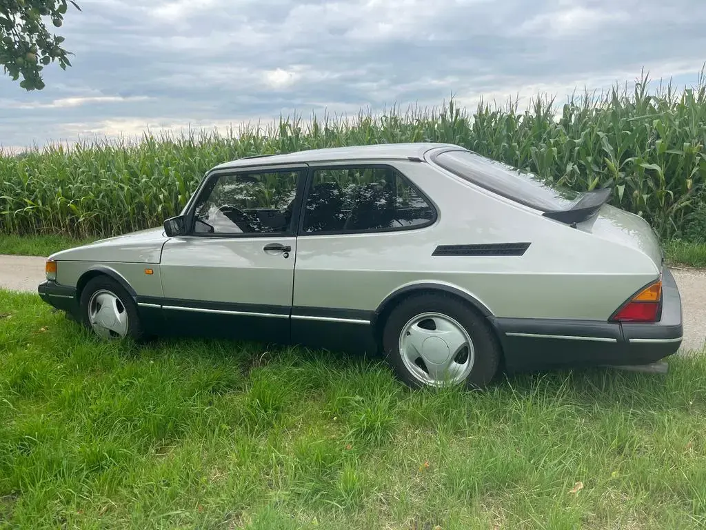 Main__Slider__Photo:Saab 900 Turbo 12/1992-1