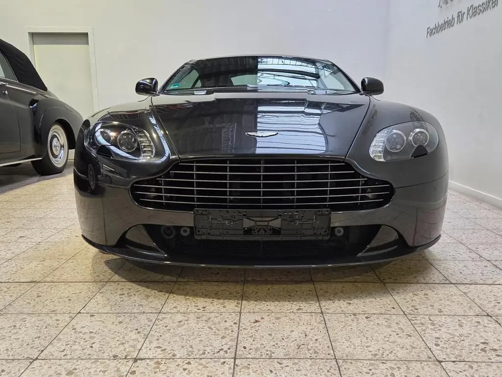 Main__Slider__Photo:Aston Martin V8 Vantage 4.7l SP10 Handschalter TOPZUSTAND 01/2014-0