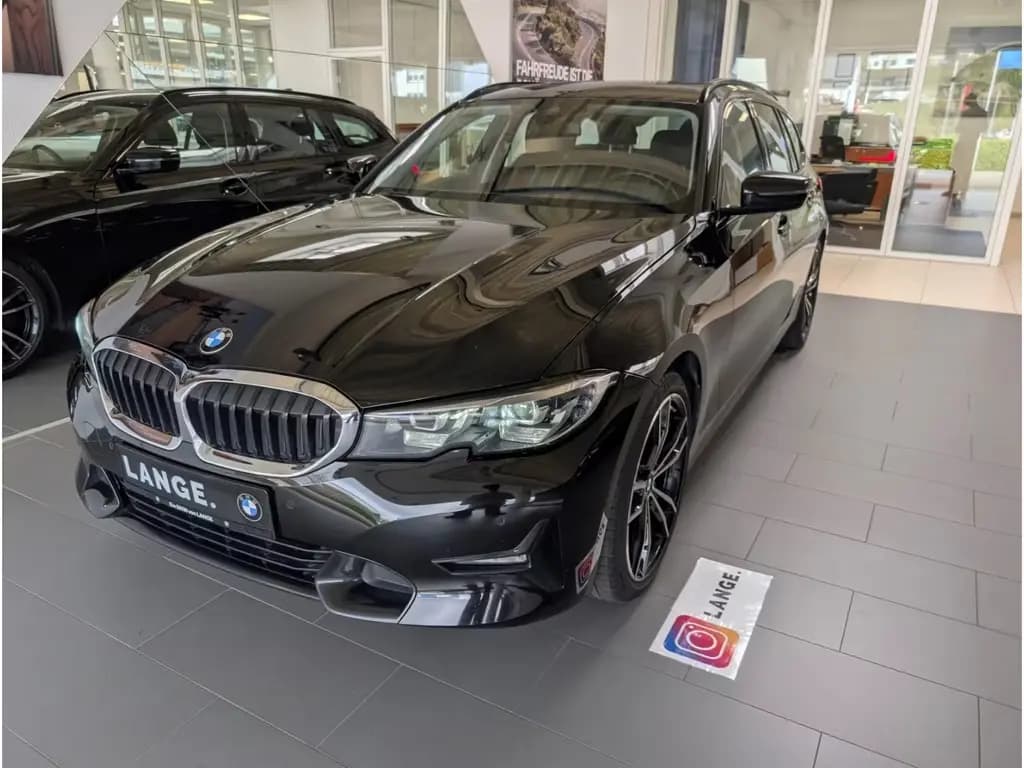 Main__Slider__Photo:BMW 320 d xDrive Sport Line Touring D A AHK+NAVI+CAR 04/2020-0
