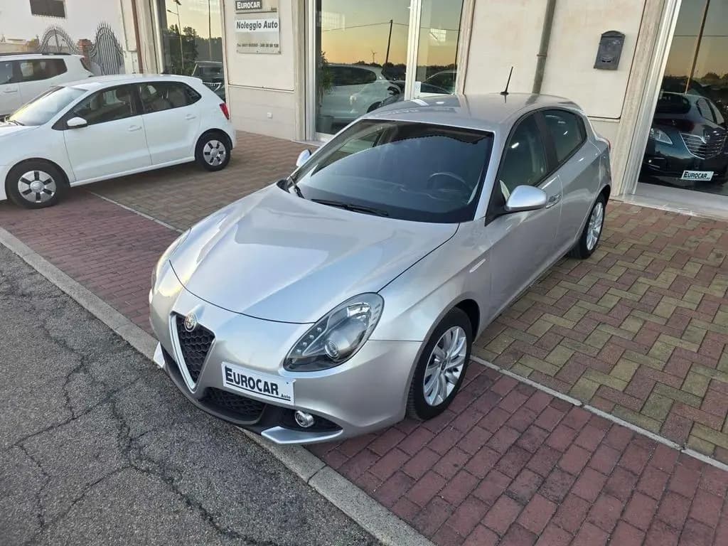 Main__Slider__Photo:Alfa Romeo Giulietta 1.6 JTDm-2 120 CV Distincti 09/2016-0