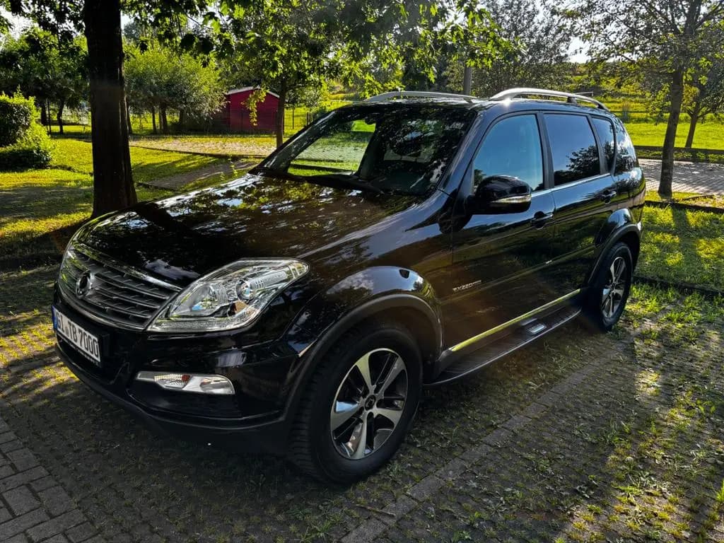 Main__Slider__Photo:Ssangyong REXTON 2.2 4WD Automatik Leder Navi AHK MwSt. 12/2017-0