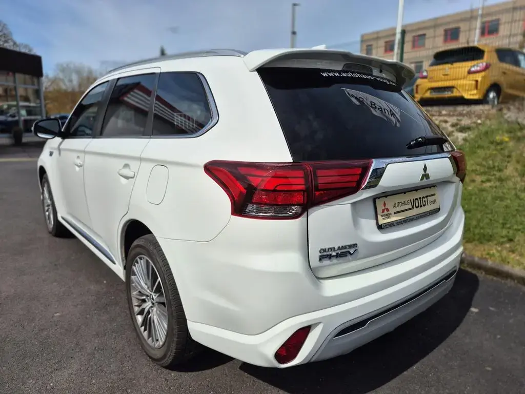 Main__Slider__Photo:Mitsubishi Outlander PHEV Basis 4WD 03/2021-1