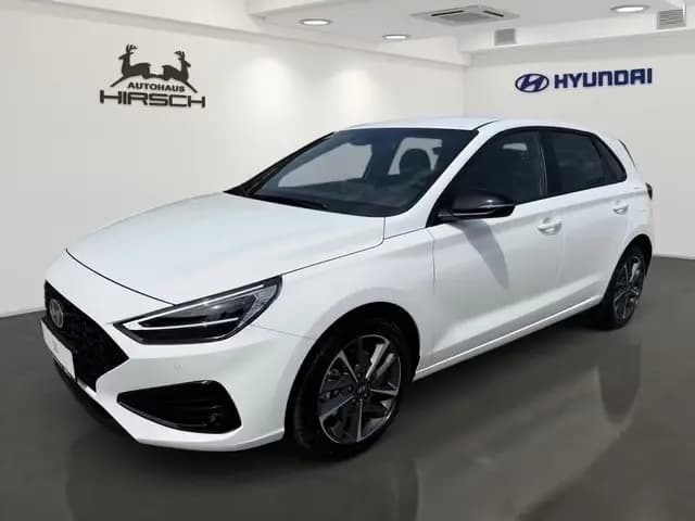 Main__Slider__Photo:Hyundai i30 FL (MY25) 1.5 T-GDI (140 PS) 7-DCT Advantage 11/2025-0