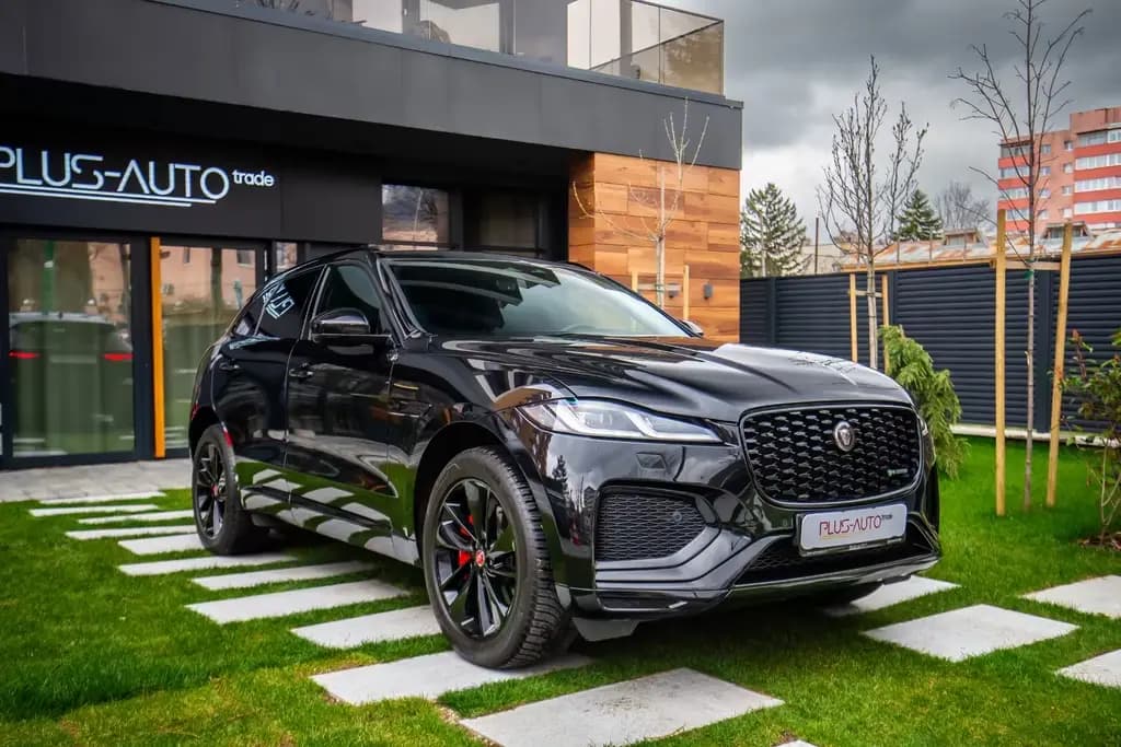 Main__Slider__Photo:Jaguar F-Pace F-PACE R-Dynamic SE AWD 04/2023-0