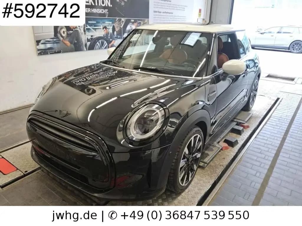 Main__Slider__Photo:MINI Cooper Steptron. Classic Trim|Pano|HUD|Kam|Leder 03/2023-0