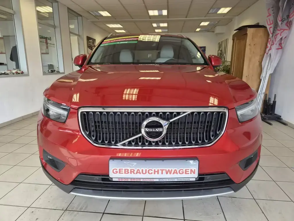 Main__Slider__Photo:Volvo XC40 XC 40Momentum AWD / H&K Sound / 1. Hand / S-HEFT 10/2018-1