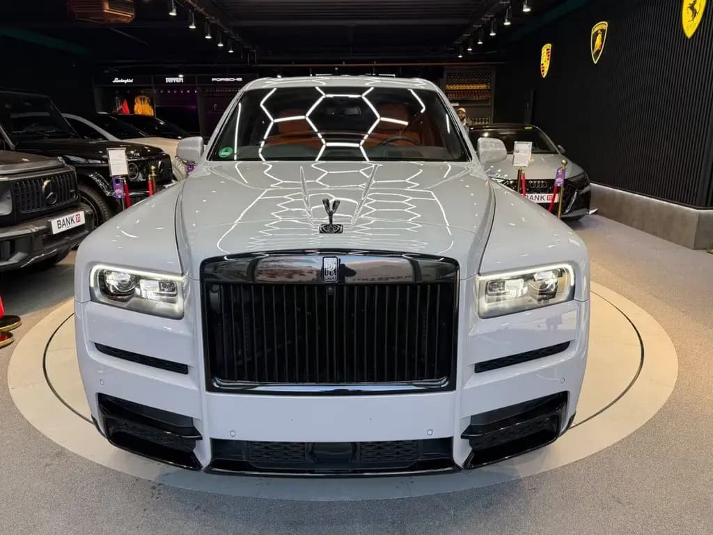 Main__Slider__Photo:Rolls-Royce Cullinan BLACK BADGE MC*MANDARIN* 04/2024-0