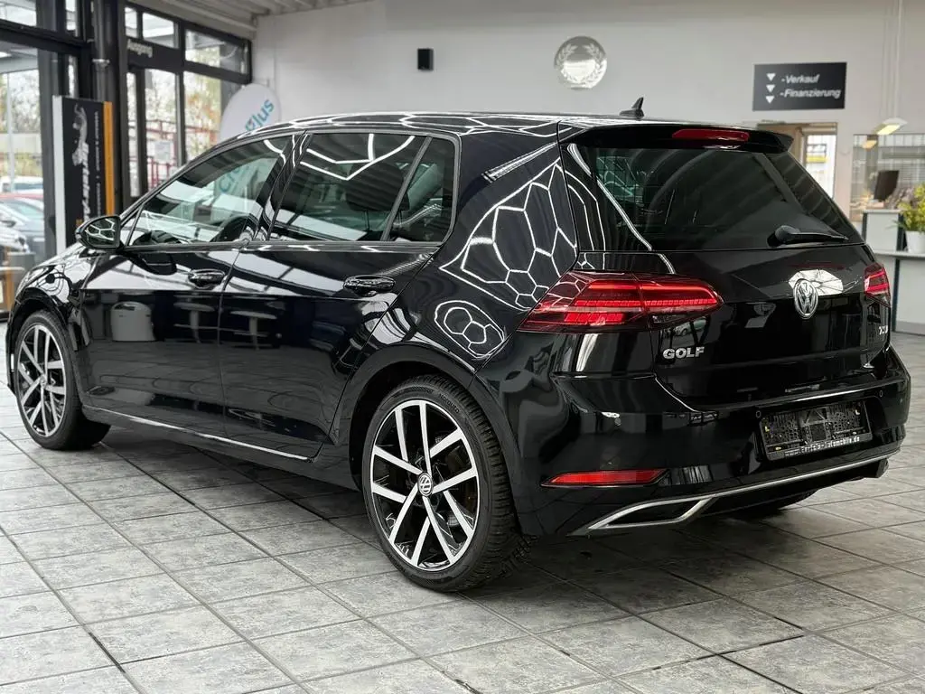 Main__Slider__Photo:Volkswagen Golf VII 1.4 TSI R-Line, DSG, LED, ACC, Kamera 03/2017-1