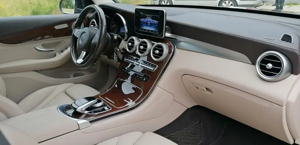 Main__Slider__Photo:Mercedes-Benz GLC-Class 250d AMG PANO BURMESTER AHK LUFTFEDERUNG DAB 08/2016-1