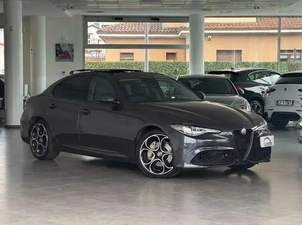 Main__Slider__Photo:Alfa Romeo Giulia 2.0 T 280cv AT8 Q4 Veloce Tett 07/2022-1