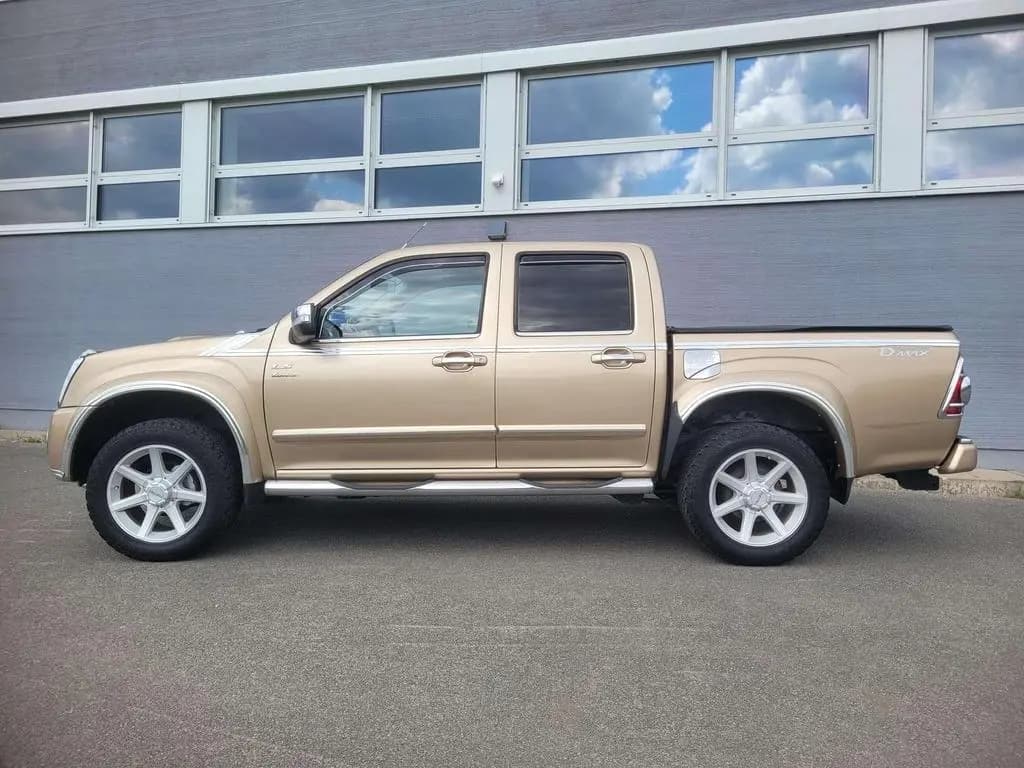 Main__Slider__Photo:Isuzu D-Max 3.0 D-Max 4x4 Autm. Custom Super Optik-Nur 08/2010-0