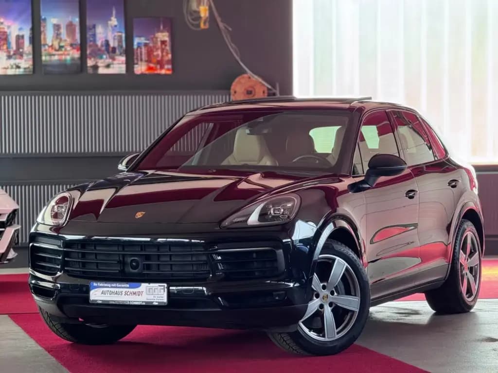 Main__Slider__Photo:Porsche Cayenne S Pano ACC Luft SportChrono 18 Wege AHK 04/2018-0