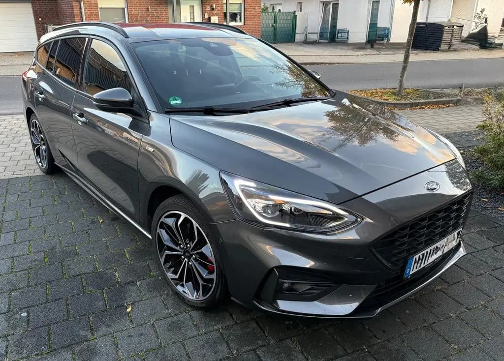 Main__Slider__Photo:Ford Focus 1,5 EcoBoost 150 PS ST-Line Turnier *Voll* 02/2020-0