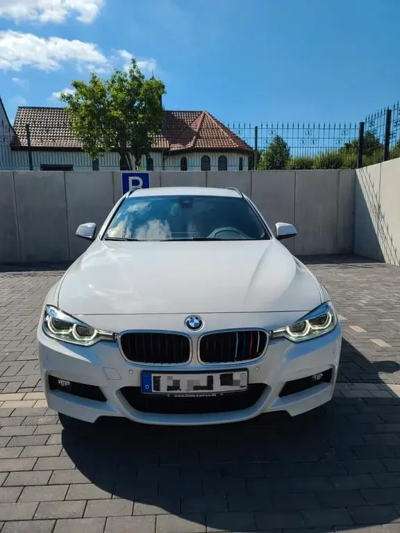 Main__Slider__Photo:BMW 3 Series 320i Touring M-Paket Automatik 8g 03/2017-1