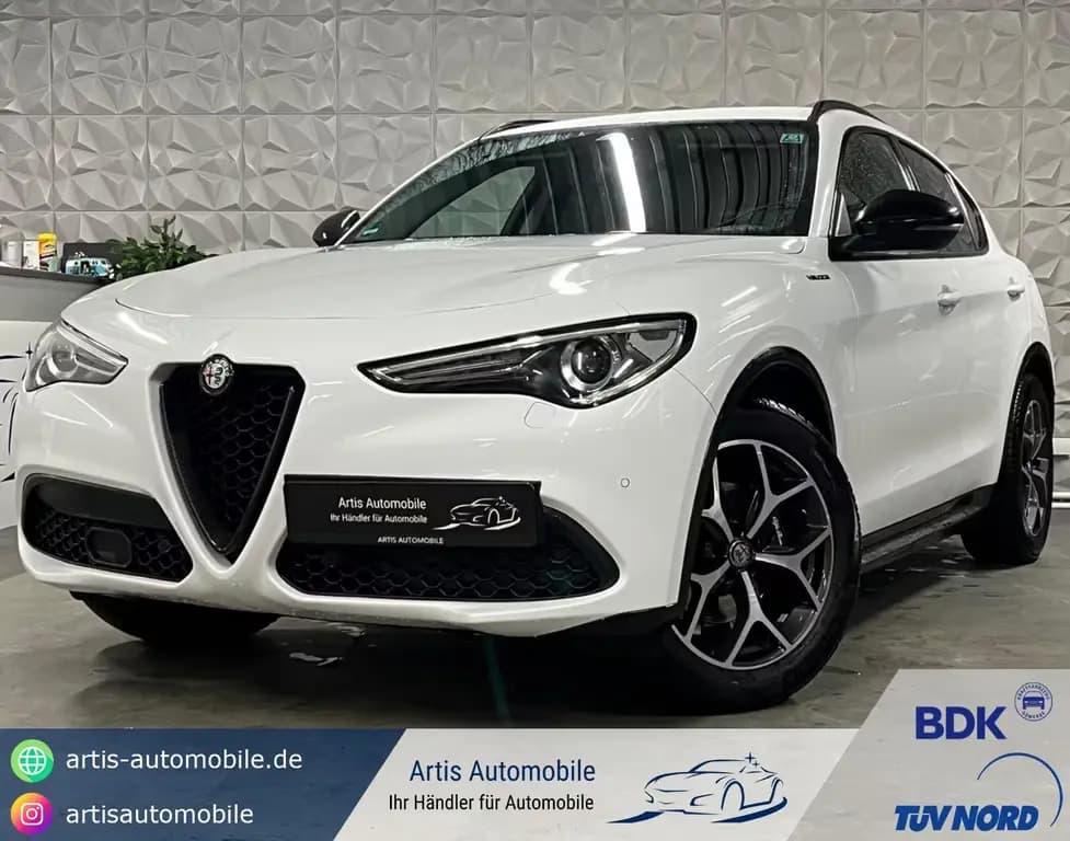 Main__Slider__Photo:Alfa Romeo Stelvio Q4 *NAVI*HARMAN/KARDON*KAMERA 06/2022-0