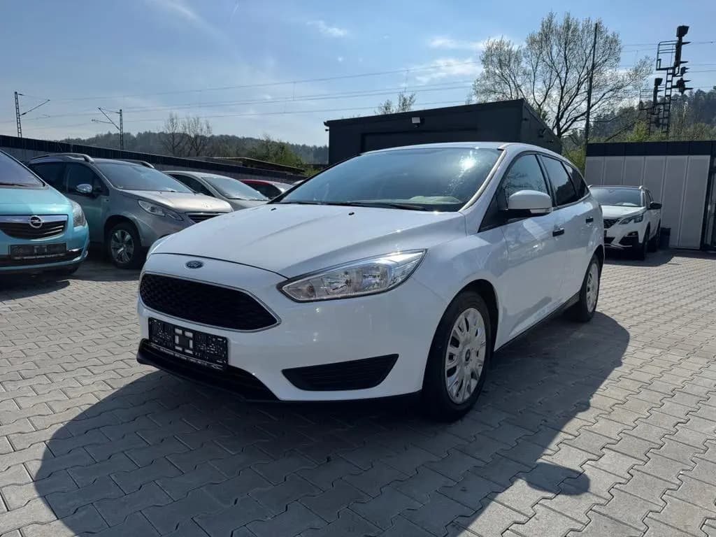 Main__Slider__Photo:Ford Focus Turnier 1.0 74 kW Ambiente / Klima 06/2015-0