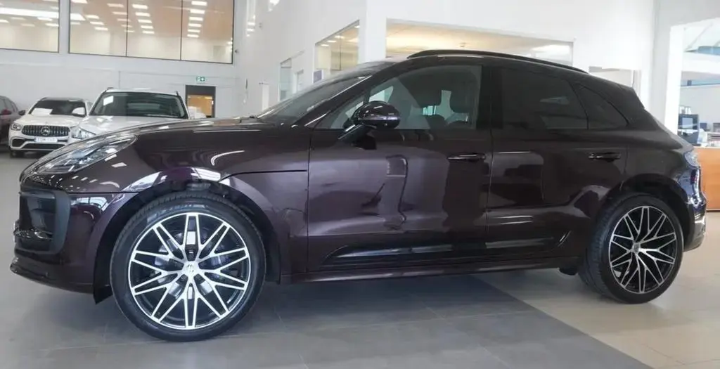 Main__Slider__Photo:Porsche Macan T Panorama*Standheizung 04/2023-1