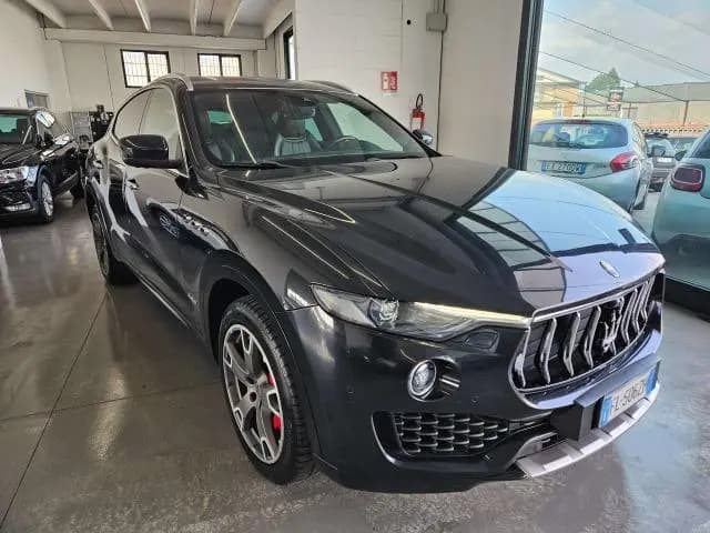 Main__Slider__Photo:Maserati Levante 3.0 V6 430cv AUTOMATICO 09/2017-0