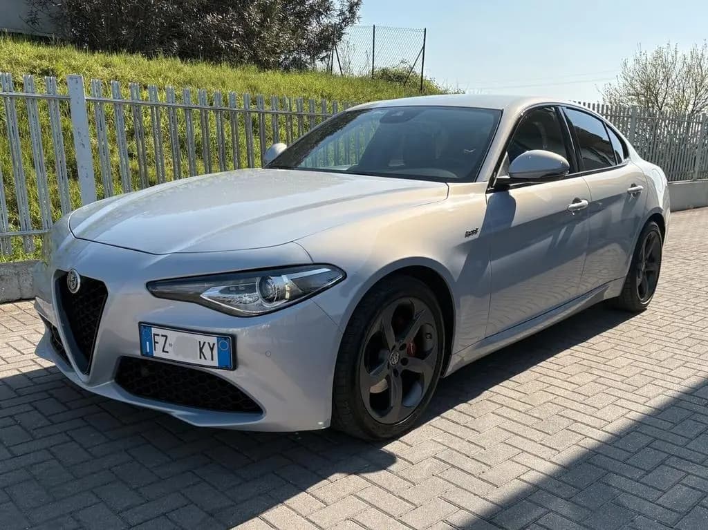 Main__Slider__Photo:Alfa Romeo Giulia 2.2 Turbodiesel 190 CV AT8 Spr 02/2020-0