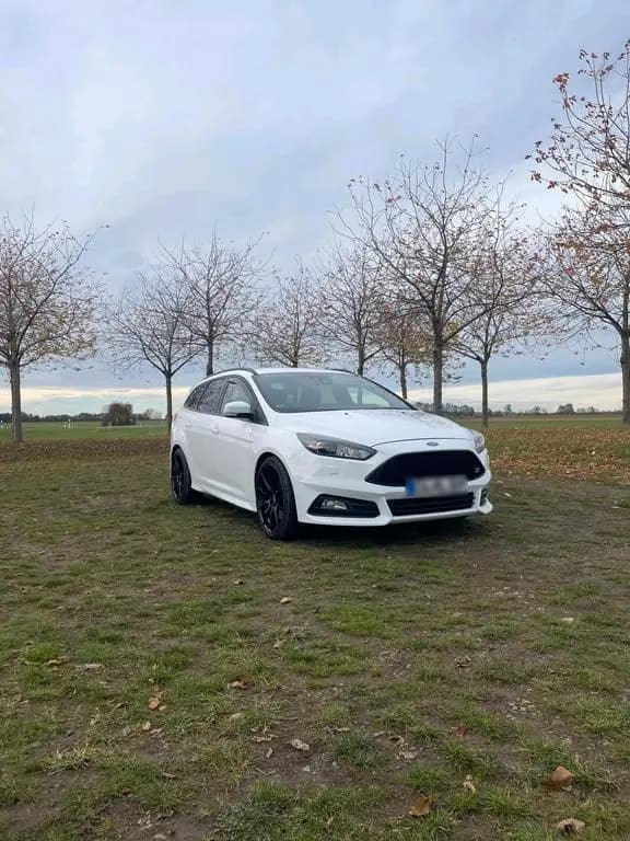 Main__Slider__Photo:Ford Focus st Motor Nagel neu (18000km) 06/2018-0