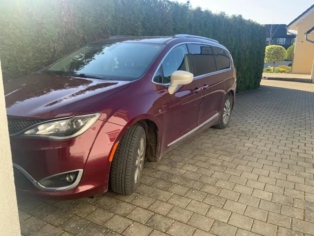 Main__Slider__Photo:Chrysler Pacifica 06/2018-0