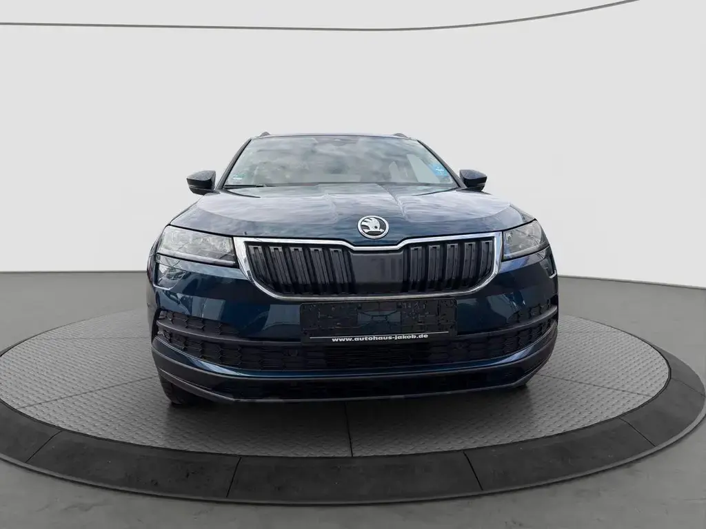 Main__Slider__Photo:Skoda Karoq 1.0 TSI Drive 125 09/2020-1